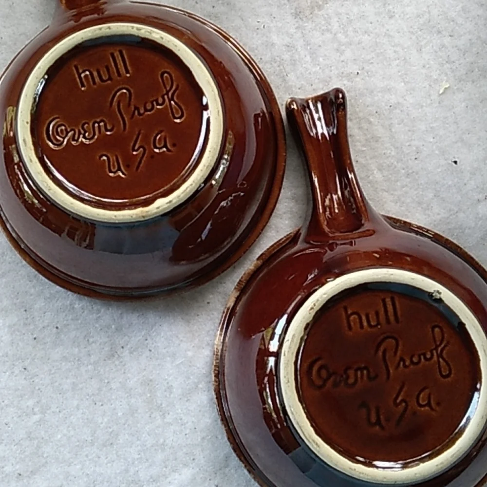 Hull oven proof USA 🇺🇸 handled Pottery